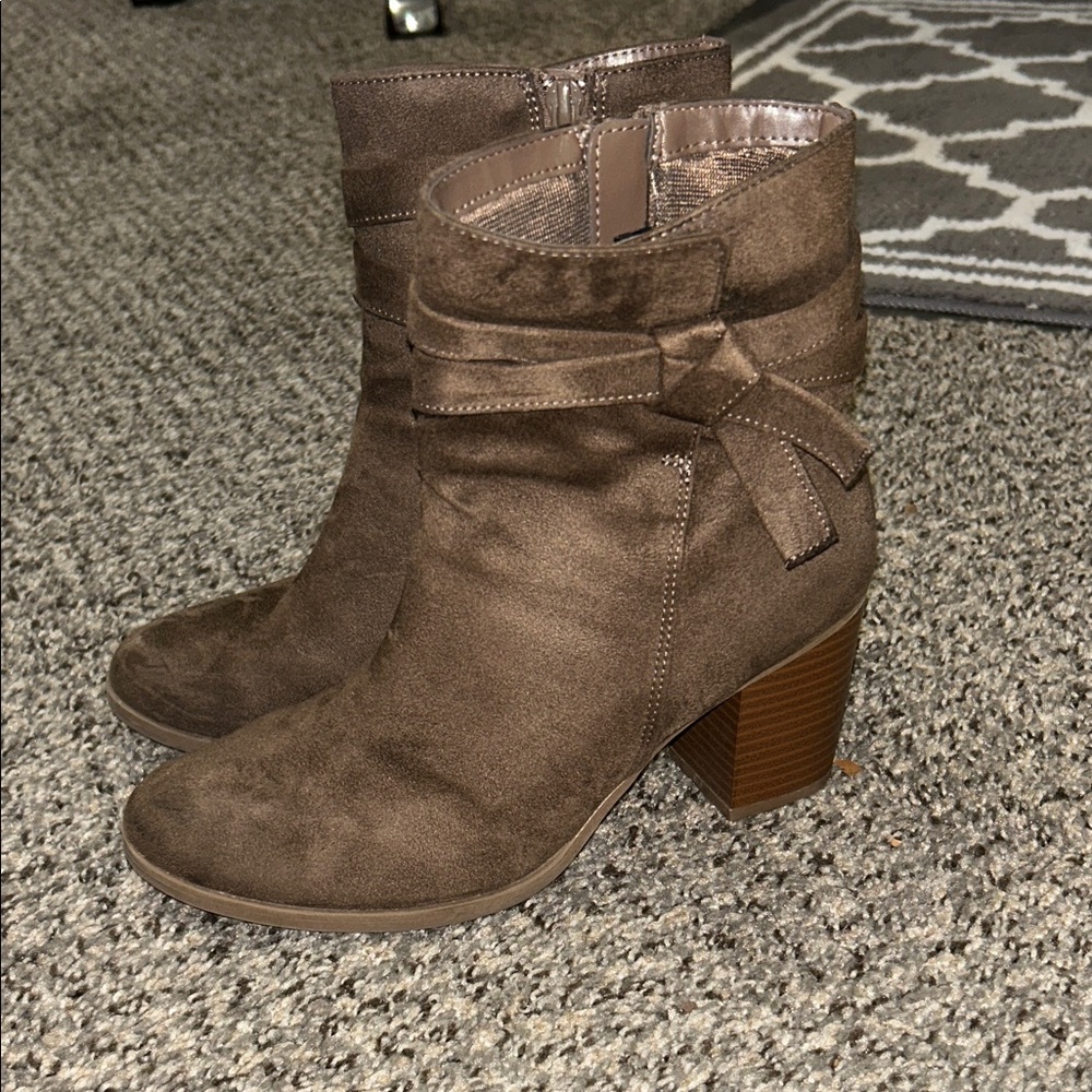 American Eagle Brown Suede Ankle Boots